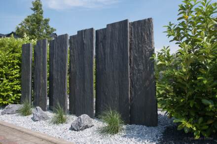 Sichtschutz mit Granitelementen